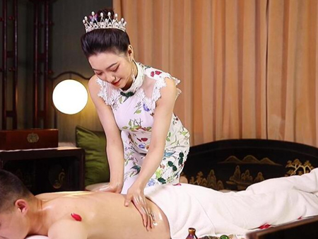 厦门精油按摩的化学奥秘：芳香疗法如何作用于身心